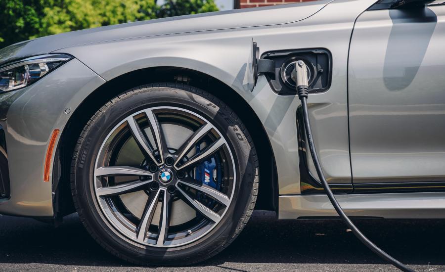 Детали экстерьера BMW 745e xDrive M Sport (G11) 2019 года  (NA) (фото 32 из 32)
